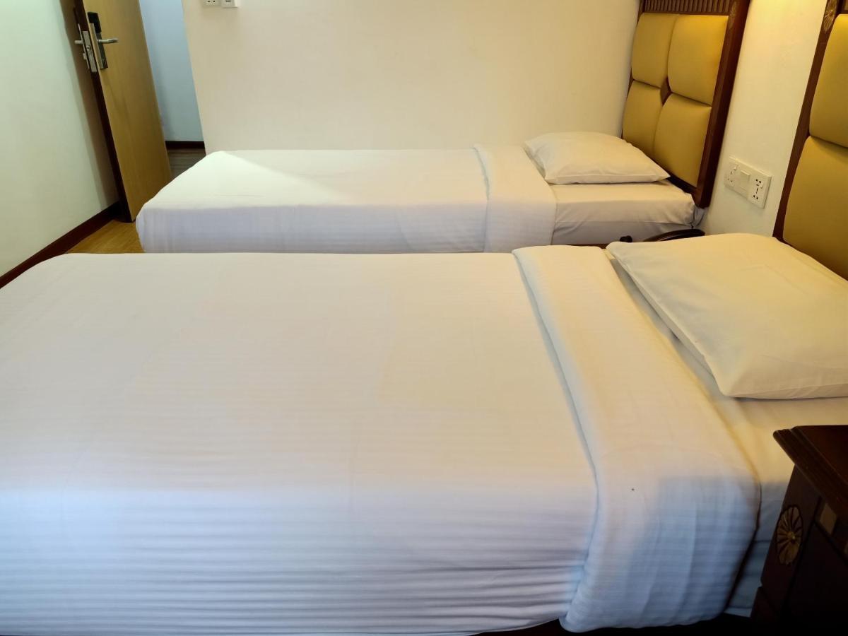 OYO 90464 Borneo Suites Hotel Kota Kinabalu Exterior foto