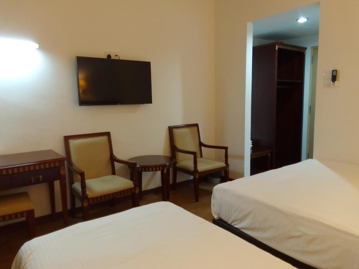 OYO 90464 Borneo Suites Hotel Kota Kinabalu Exterior foto