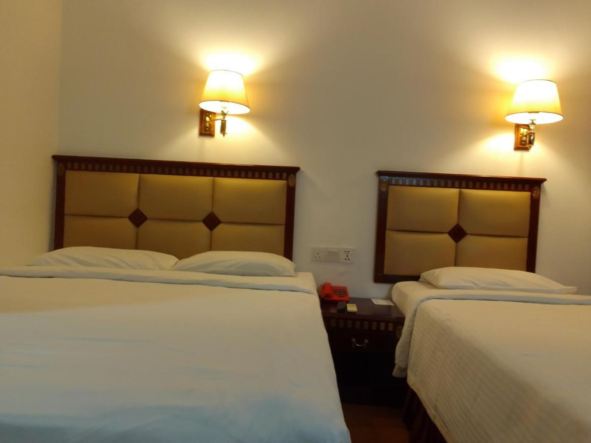 OYO 90464 Borneo Suites Hotel Kota Kinabalu Exterior foto
