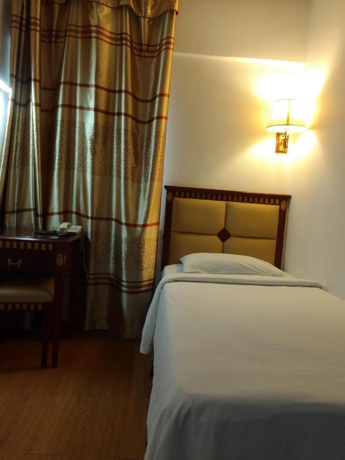 OYO 90464 Borneo Suites Hotel Kota Kinabalu Exterior foto