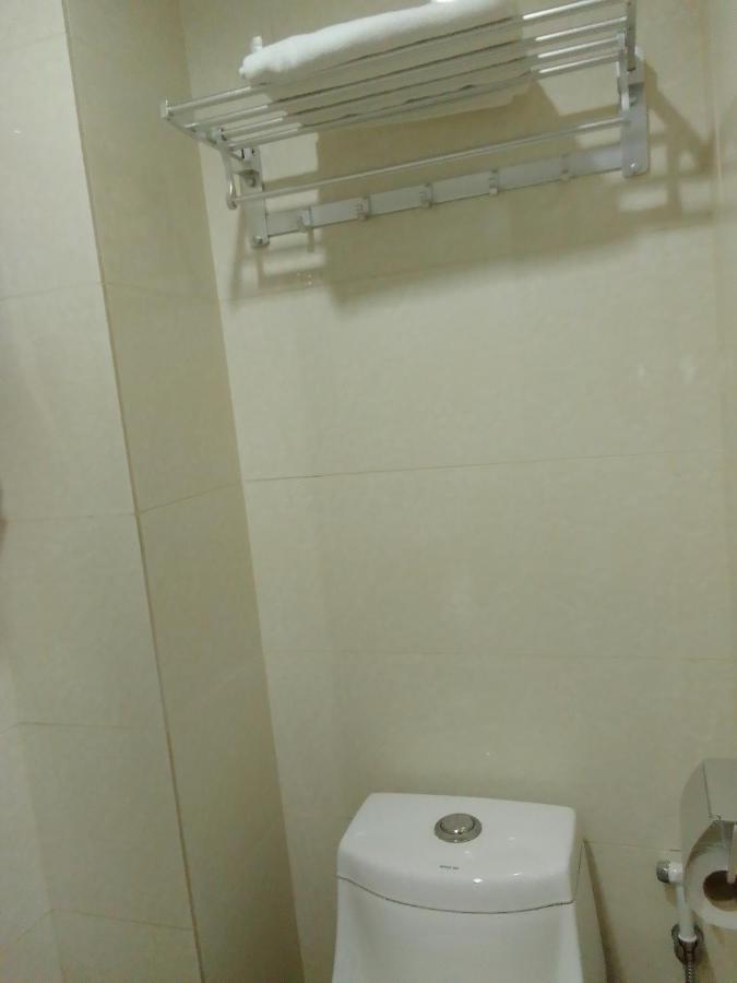 OYO 90464 Borneo Suites Hotel Kota Kinabalu Exterior foto